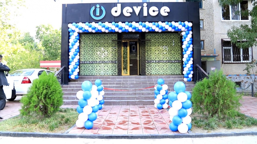 Grand opening of the showroom &quot;IDevice&quot;